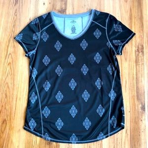NWOT St. John’s Bay Active Shirt Small Black Women